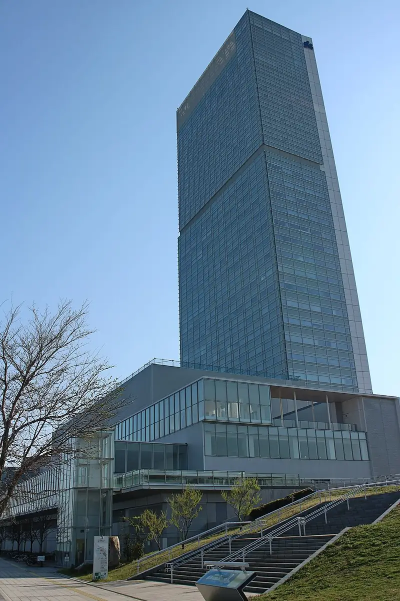 Bandaijima Building, home to the art museum on the fifth floor