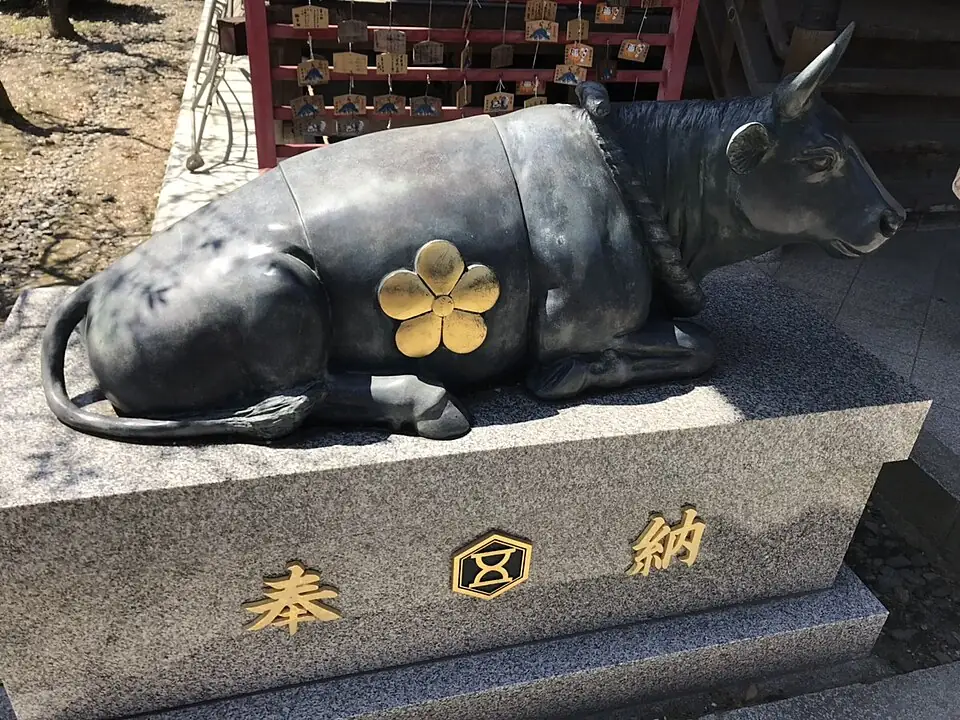 Reclining ox figure at Kanbara Shrine in Niigata