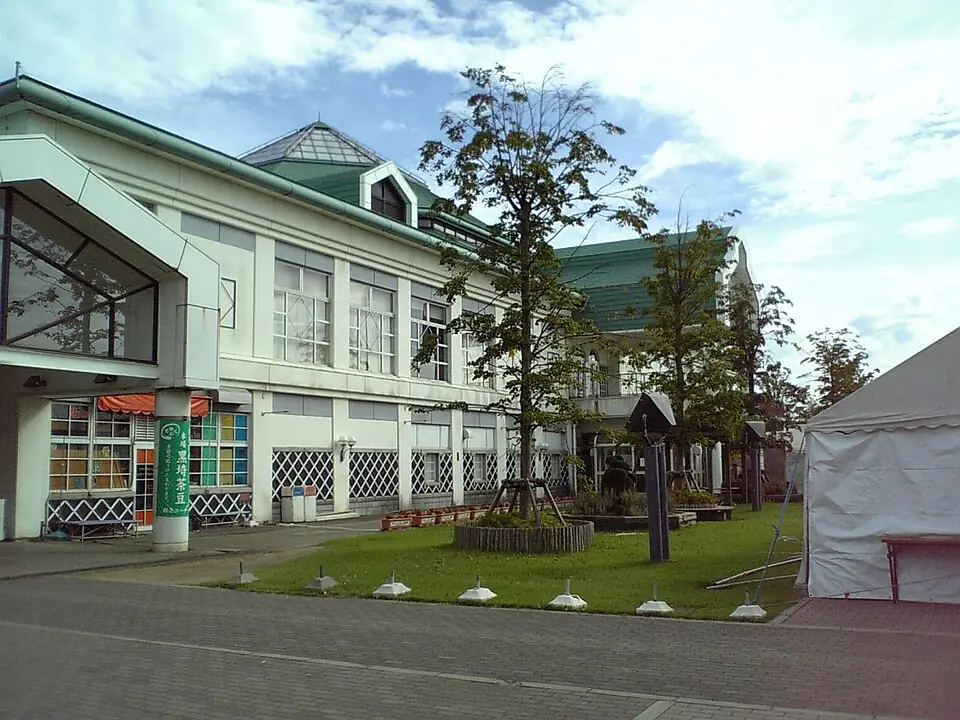 The green-roofed Bazaar Building at Niigata Furusatomura, photographed in September 2007.